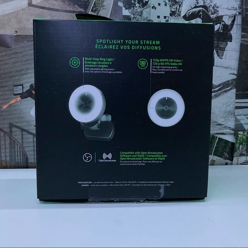 razer kiyo broadcasting camera with illumination
